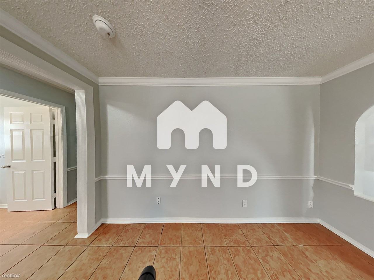 5517 Thomas Ln - Photo 3 of 21
