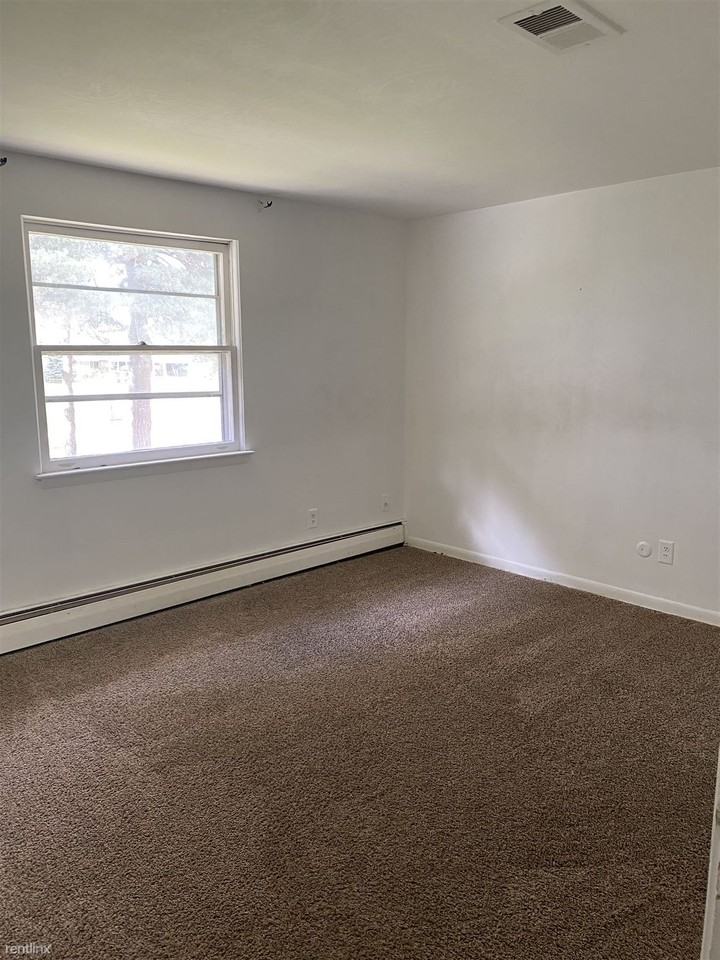 2191 Marlou Ct - Photo 3 of 6