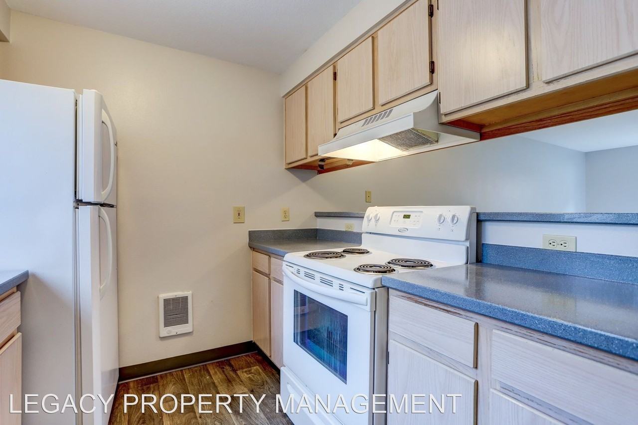 13334-13410 SE Division Street - Photo 2 of 22