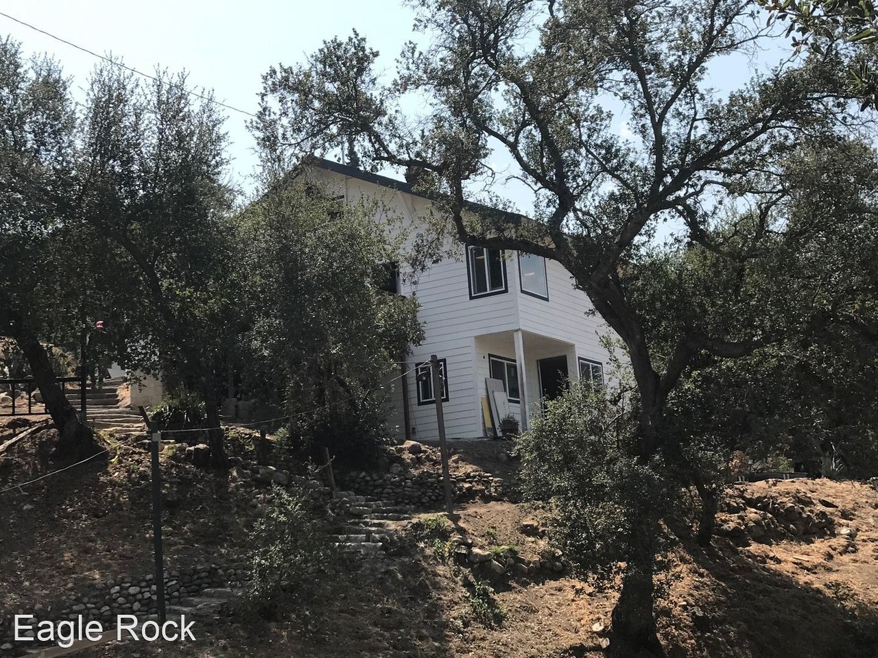 1190 Oak Grove Dr - Photo 2 of 19
