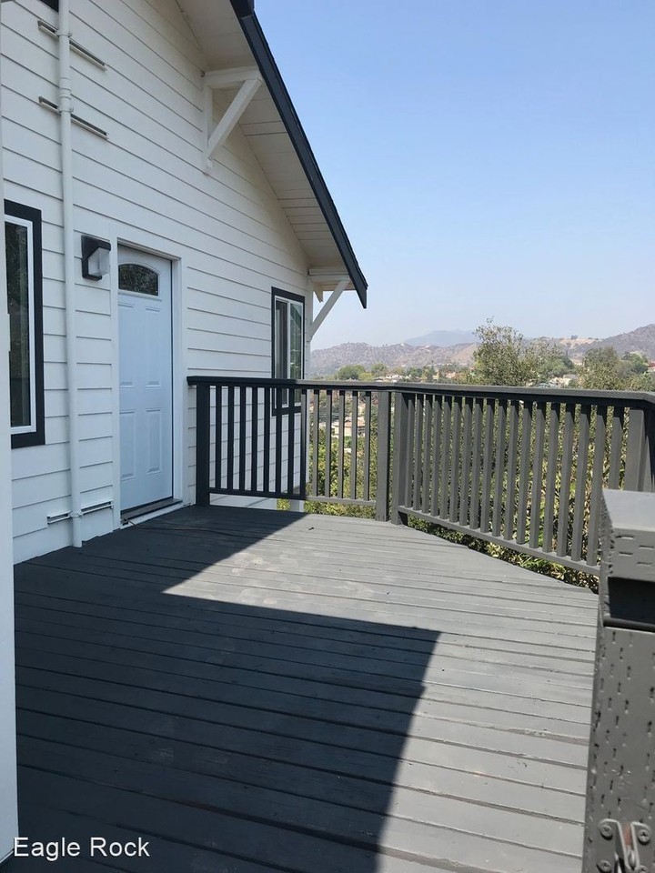 1190 Oak Grove Dr - Photo 3 of 19