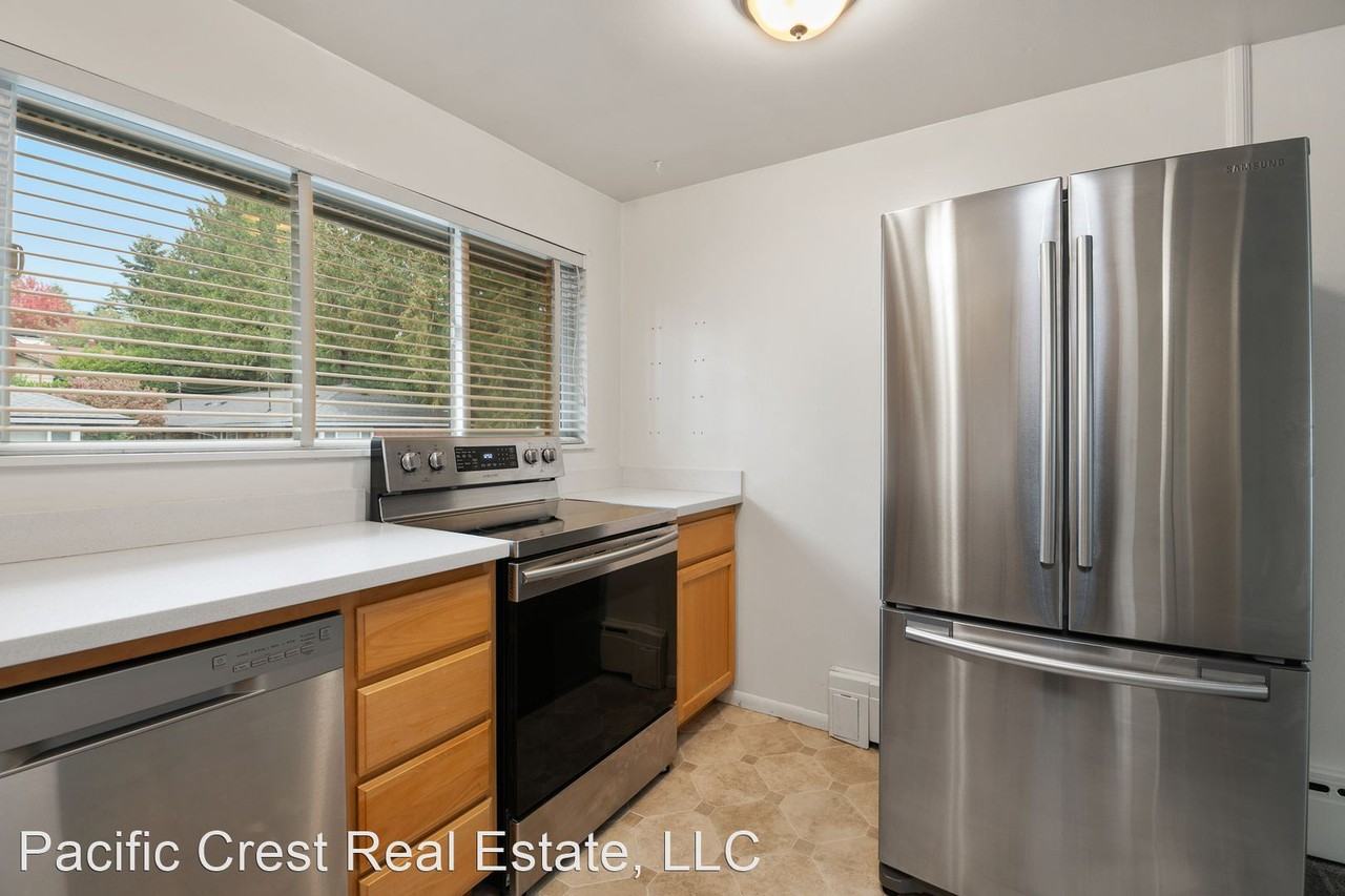 2727 NE 55th Street - Photo 2 of 15