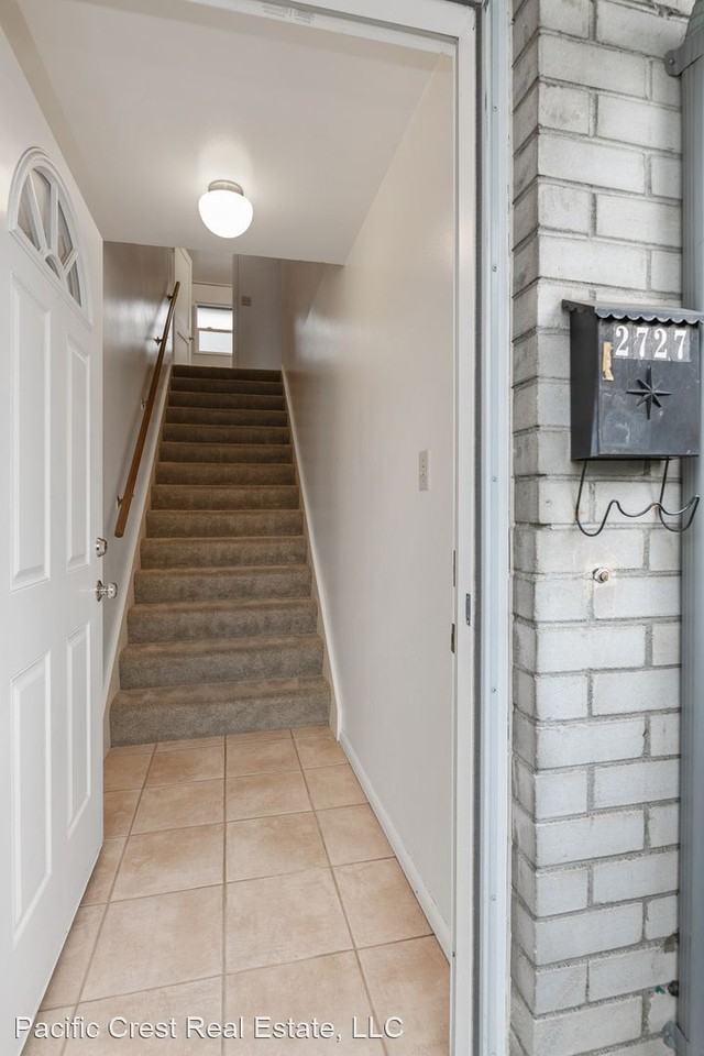 2727 NE 55th Street - Photo 3 of 15