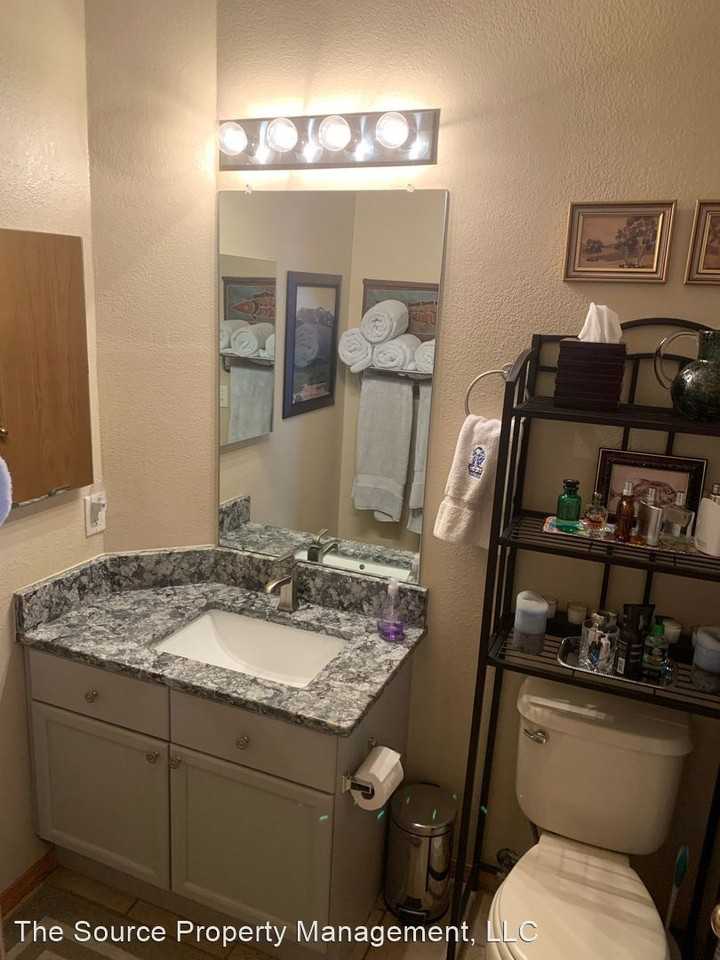 215 Strasburg Dr - Photo 3 of 21