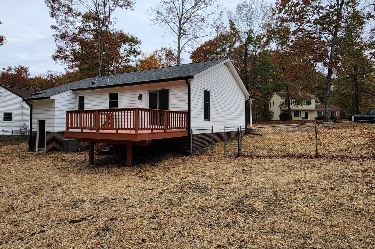 10805 Holleybrooke Dr - Photo 2 of 16