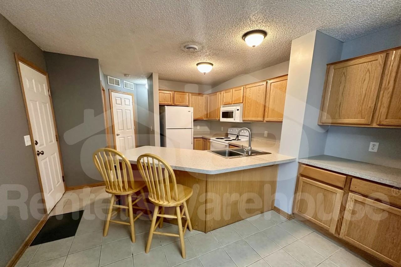 2589 Yellowstone Dr - Photo 2 of 28