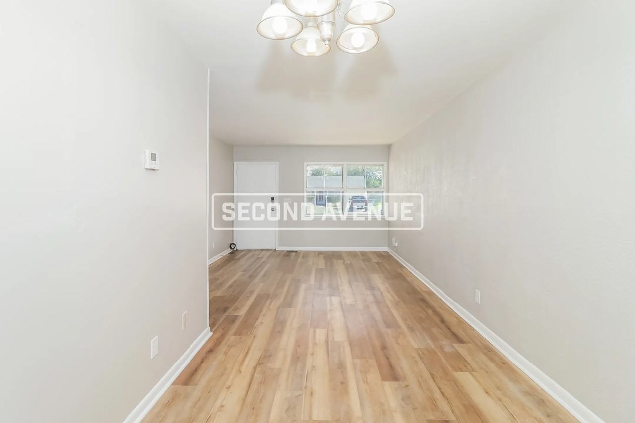 8693 Desoto Dr - Photo 2 of 12