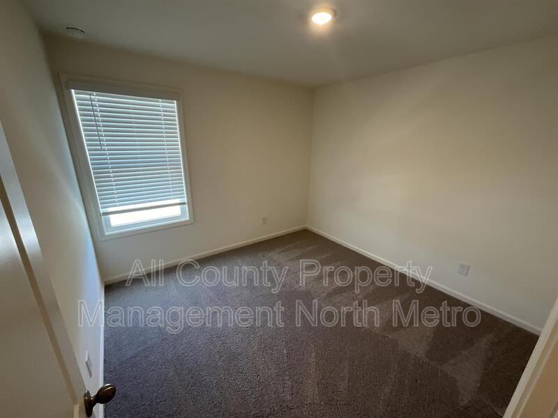 39 Kielder Dr - Photo 3 of 10