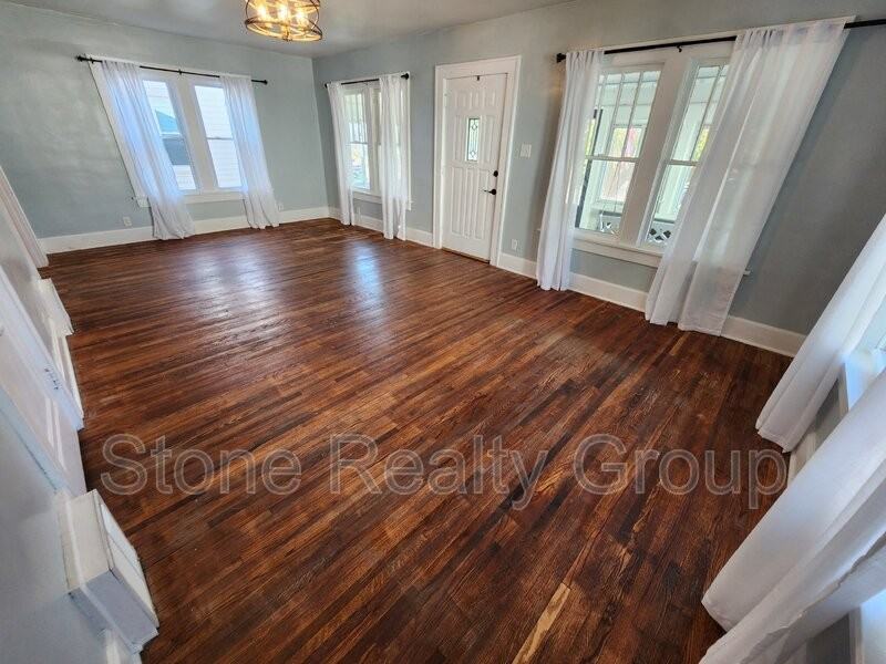 420 S 22nd St - Photo 2 of 12