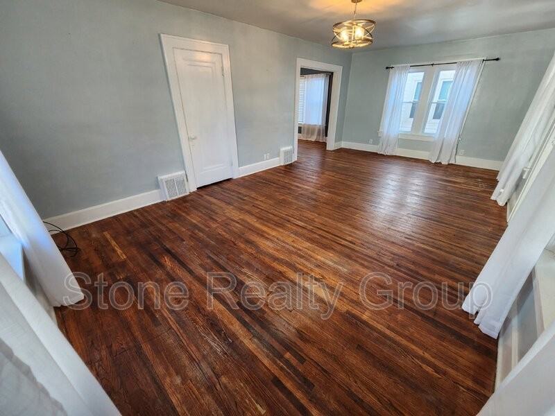 420 S 22nd St - Photo 3 of 12