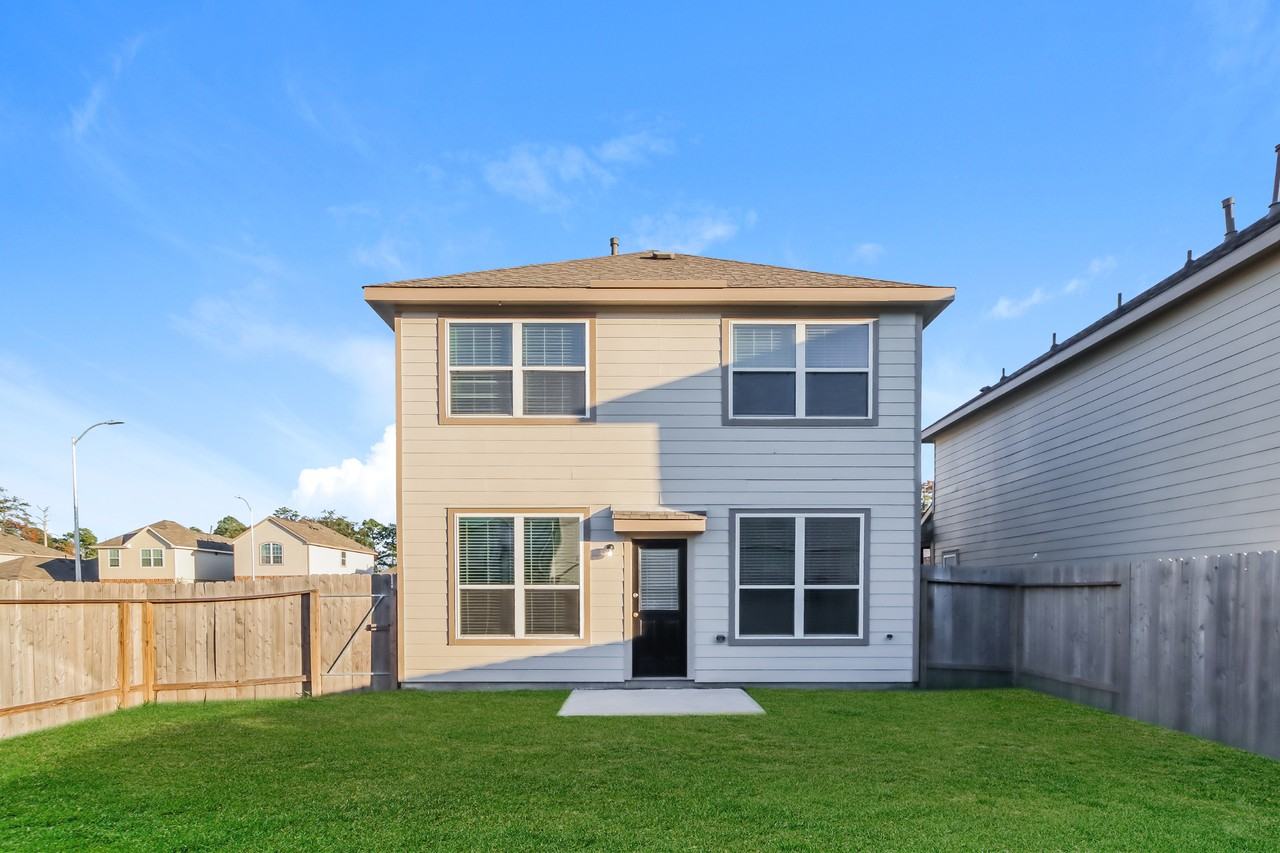 17447 Linthorne St - Photo 3 of 12