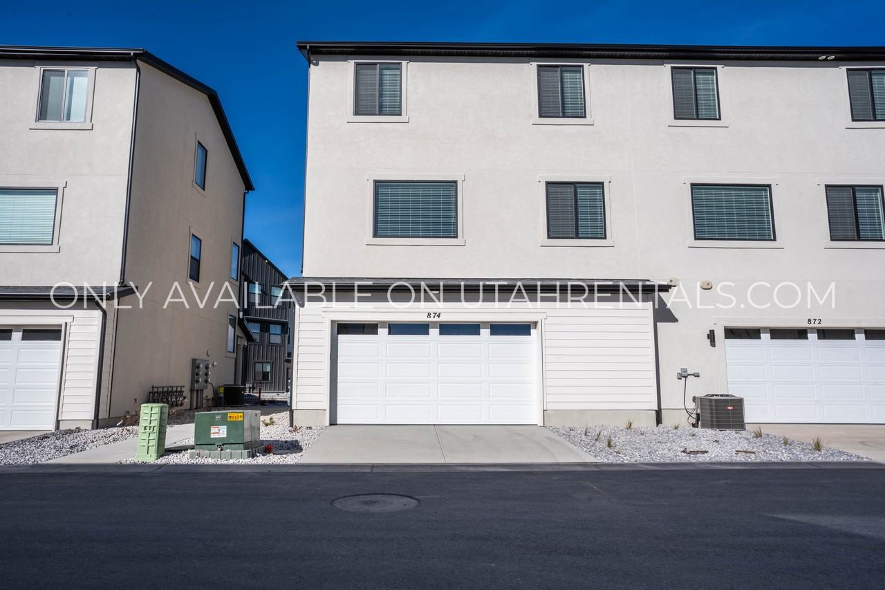 866 Ws #204 - Photo 2 of 27