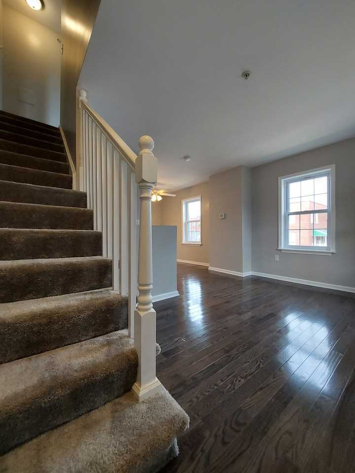 5300 4th St - Photo 3 of 21