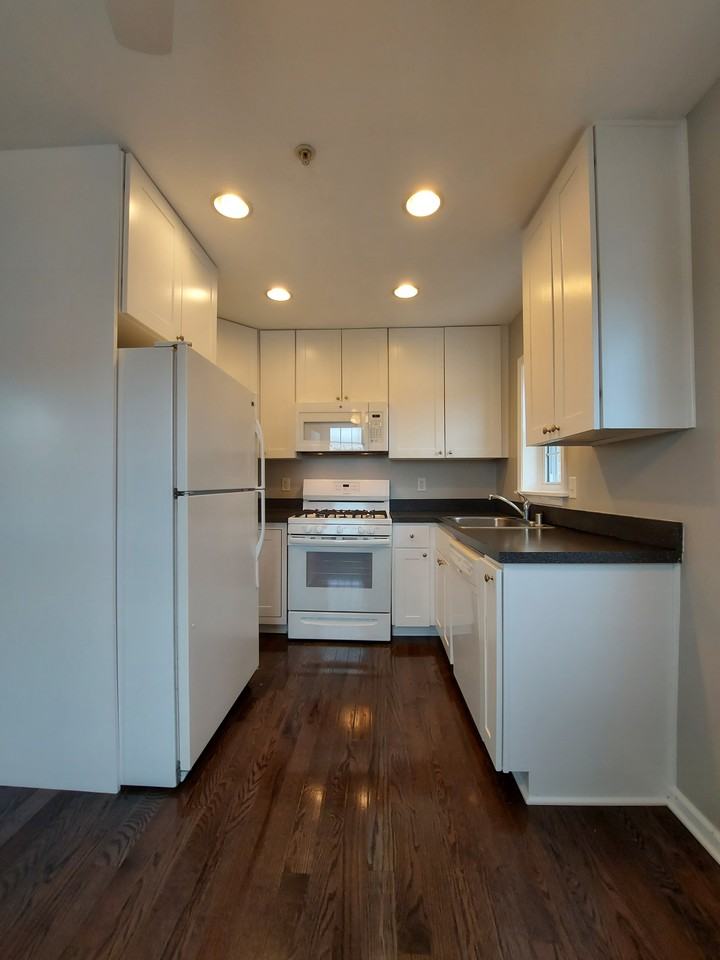 5300 4th St - Photo 7 of 21