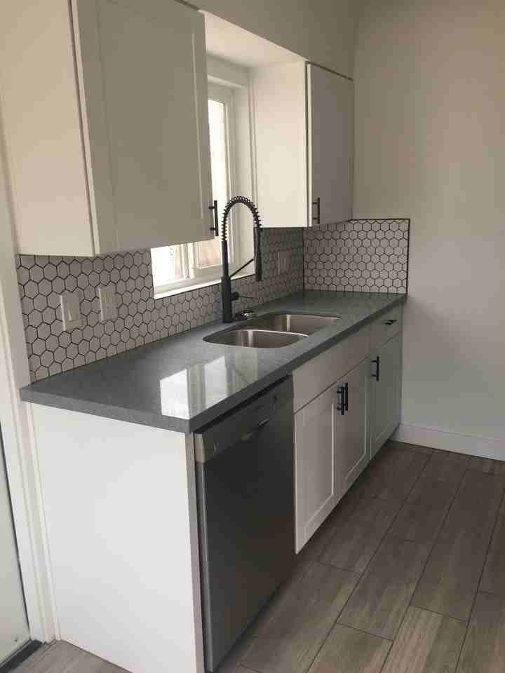 1311 W Clarendon Ave - Photo 2 of 9