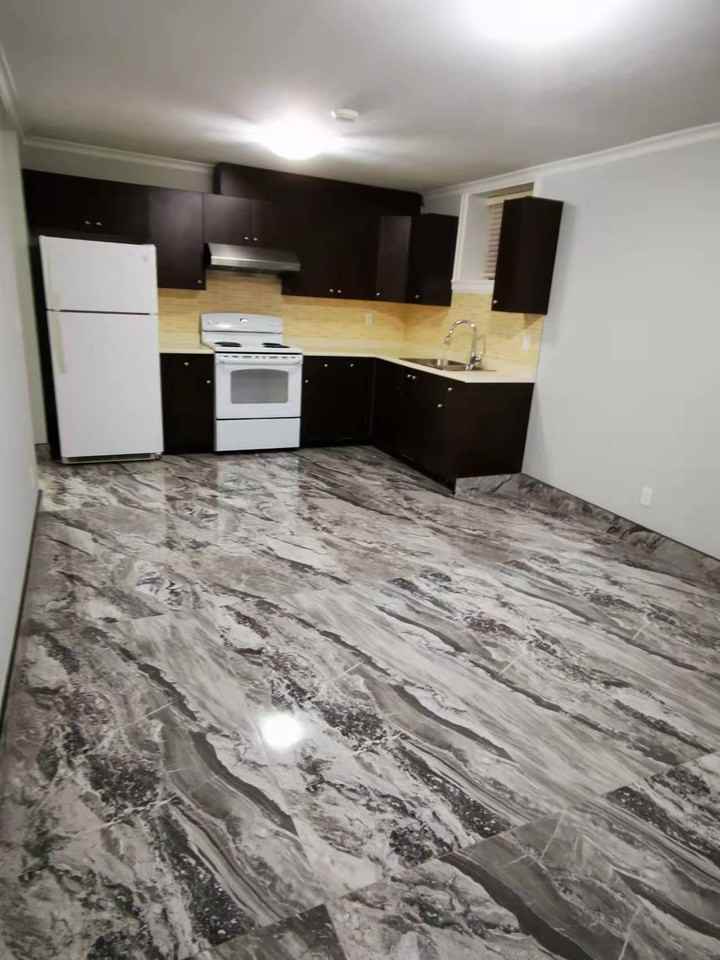7659 Sussex Ave - Photo 3 of 14
