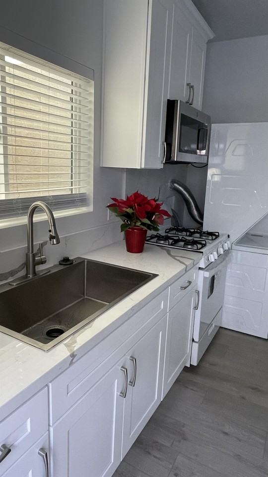 4354 W 138th St #D - Photo 2 of 25