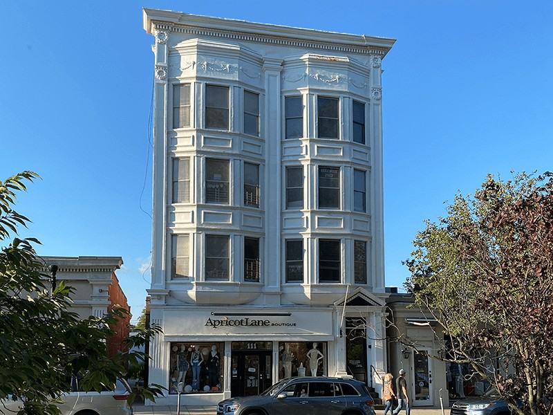 111 East Ridgewood - Photo 3 of 11