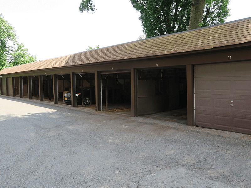 Heath Court - Photo 6 of 15