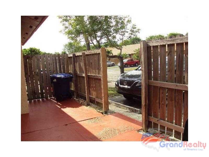 6744 Northwest 193rd Lane - Photo 3 of 6
