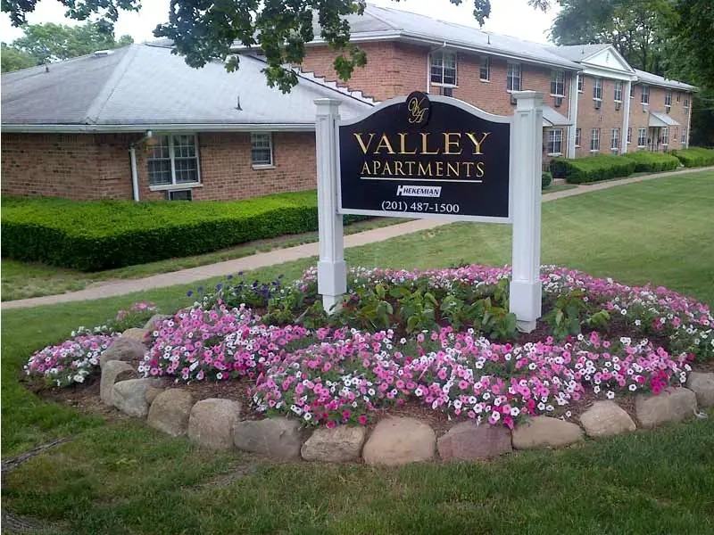 Valley - Photo 4 of 17