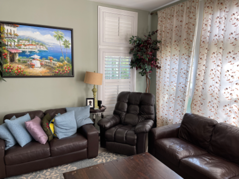 17261 Chatham Ln - Photo 3 of 9