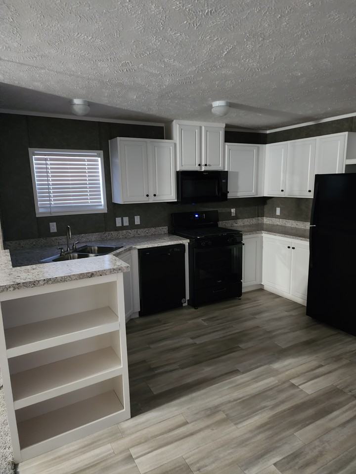 1018 13th St #NA - Photo 2 of 8