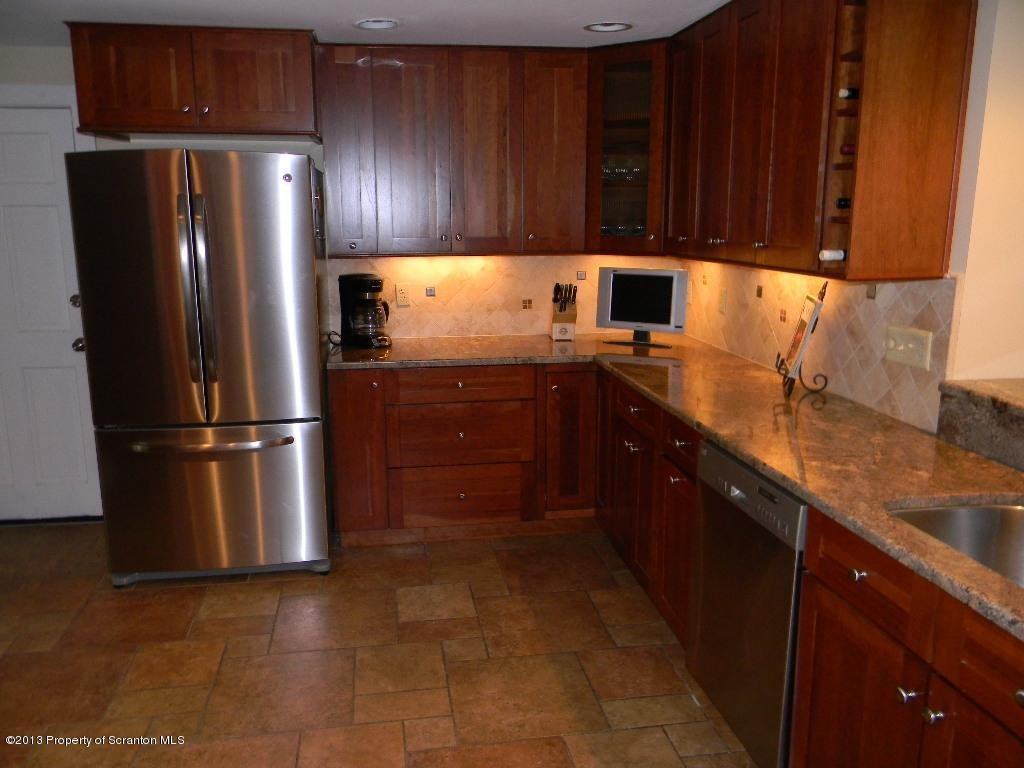 108 Carbondale Rd - Photo 3 of 30