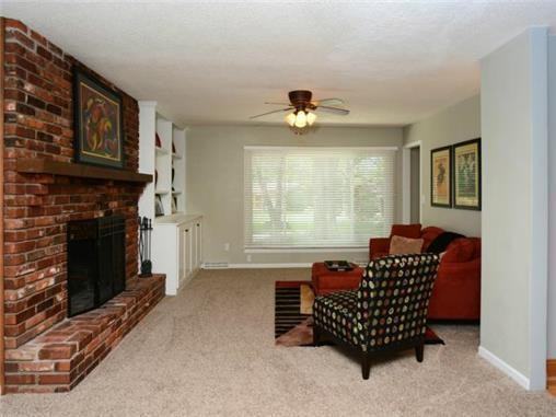 9105 W 104th Terrace - Photo 2 of 23