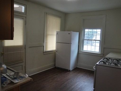1210 Broadway Ave - Photo 2 of 4