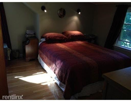 358 Ashland St - Photo 2 of 5