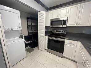 681 E Sheridan St - Photo 3 of 8