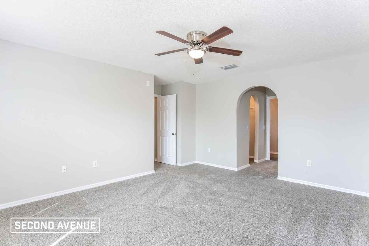 12042 Villa Rd - Photo 2 of 16