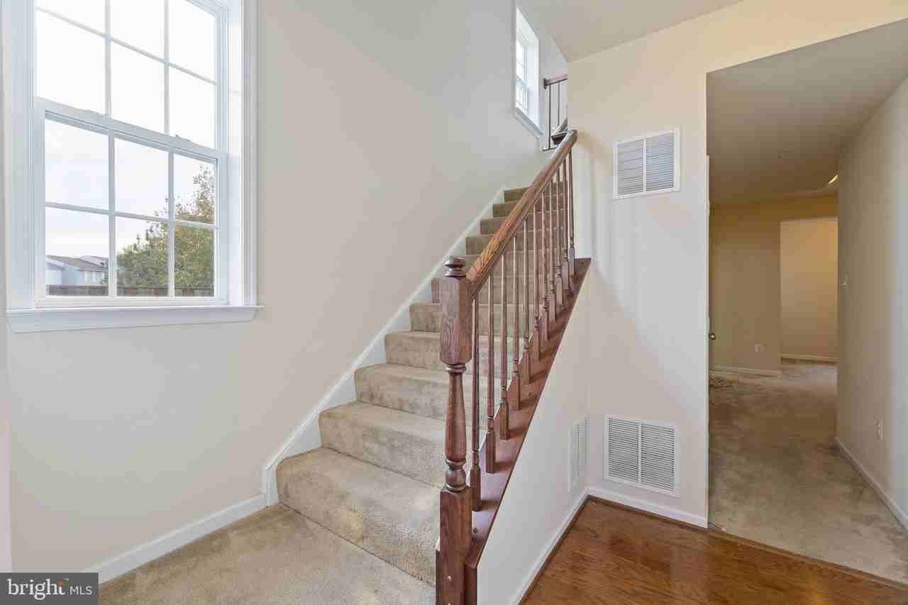 1100 Frontline Dr - Photo 2 of 25