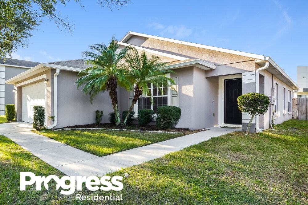 143 Windrose Dr - Photo 3 of 16