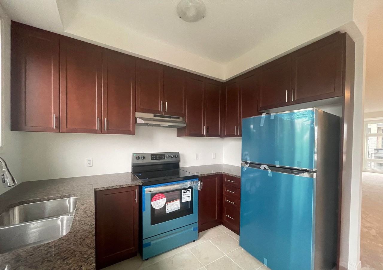 1464 Grand Prairie Path - Photo 2 of 9