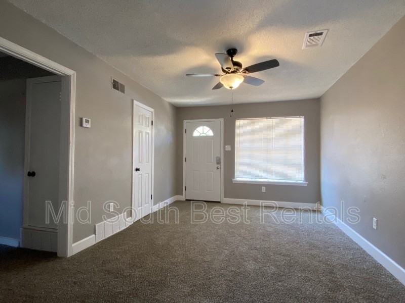 1144 Pelican Ln - Photo 2 of 8