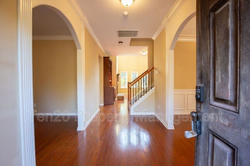 149 Ross Rd - Photo 3 of 40