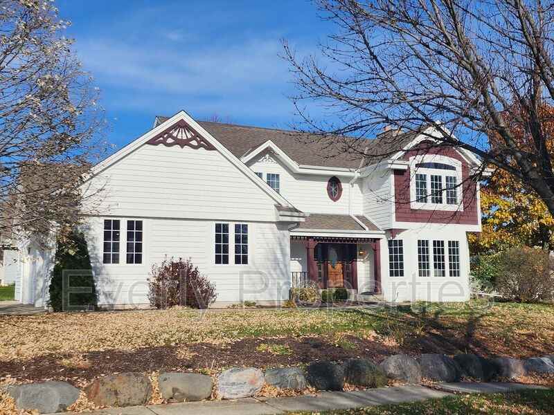 2716 Lavine Ln - Photo 3 of 42