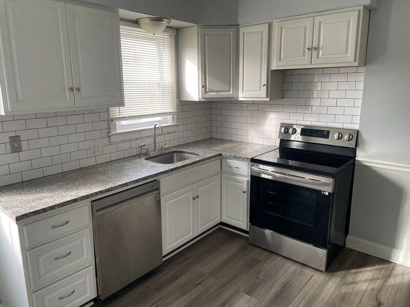 921 Thomas Rd - Photo 5 of 11