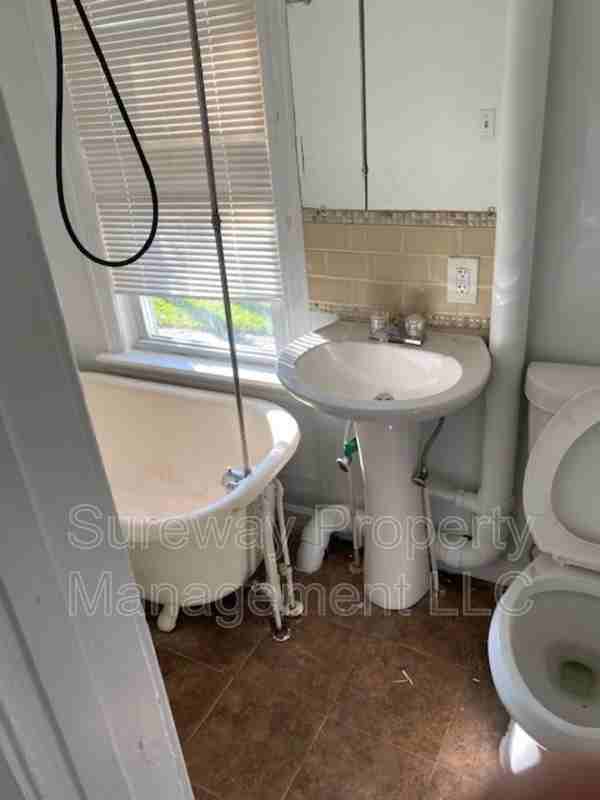 905 Stone Rd - Photo 2 of 16