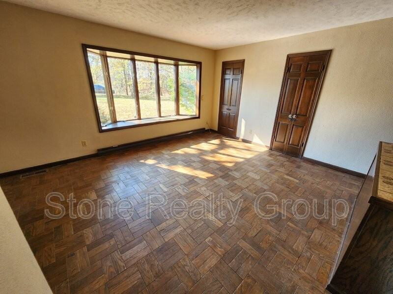 3255 S Pinehurst St - Photo 3 of 18