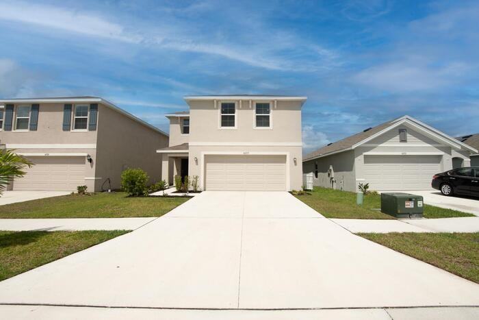 16755 Kingman Reef St - Photo 2 of 50