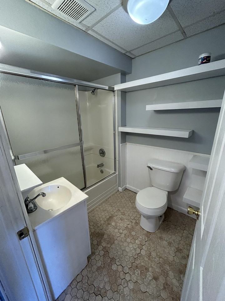 547 Lincoln Ave #1 - Photo 5 of 7