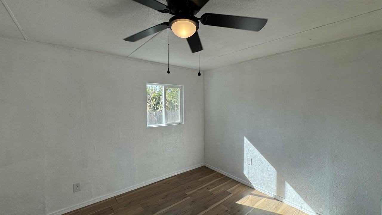 579 E Naranjo Blvd #2 - Photo 6 of 10