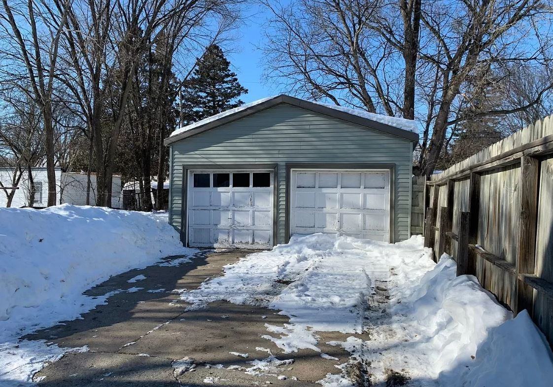 605 12th St N #1 - Photo 3 of 12