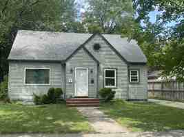 featured image of 605 12th St N #1