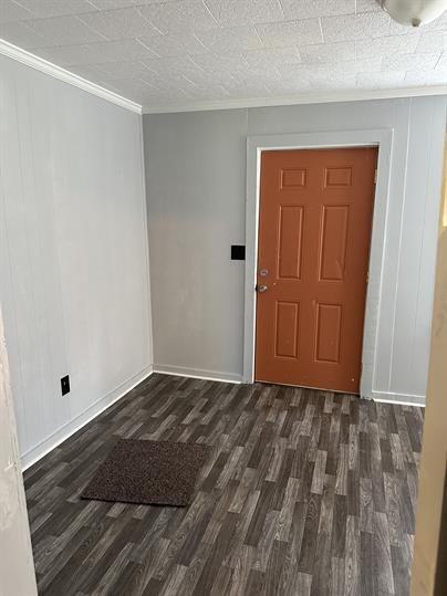 10350 S Elm St - Photo 3 of 9