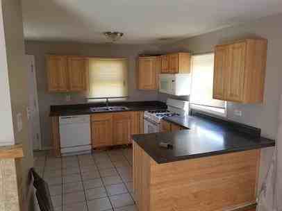 246 Mantua St - Photo 3 of 5