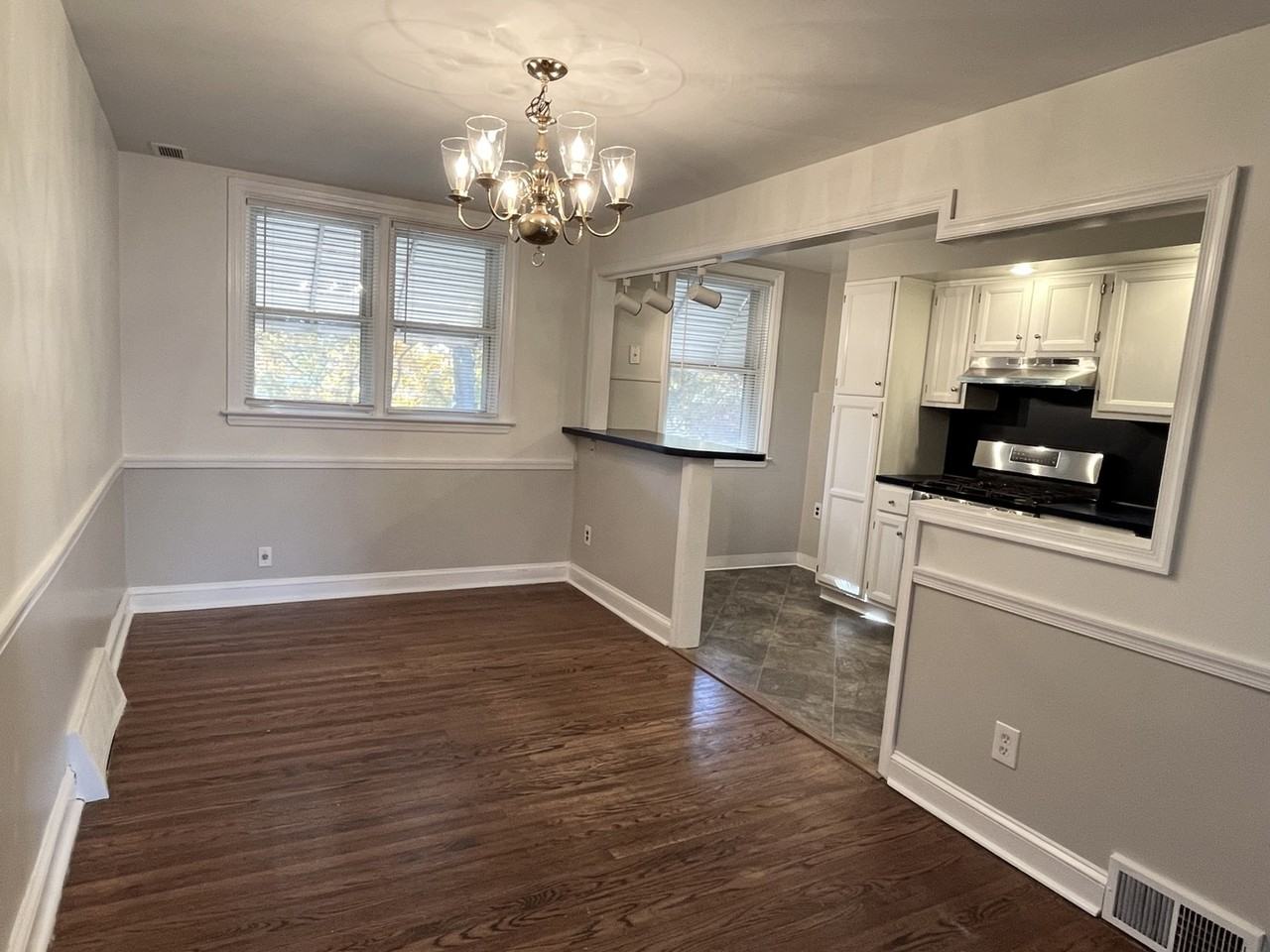 5204 Alverstone Rd - Photo 2 of 14